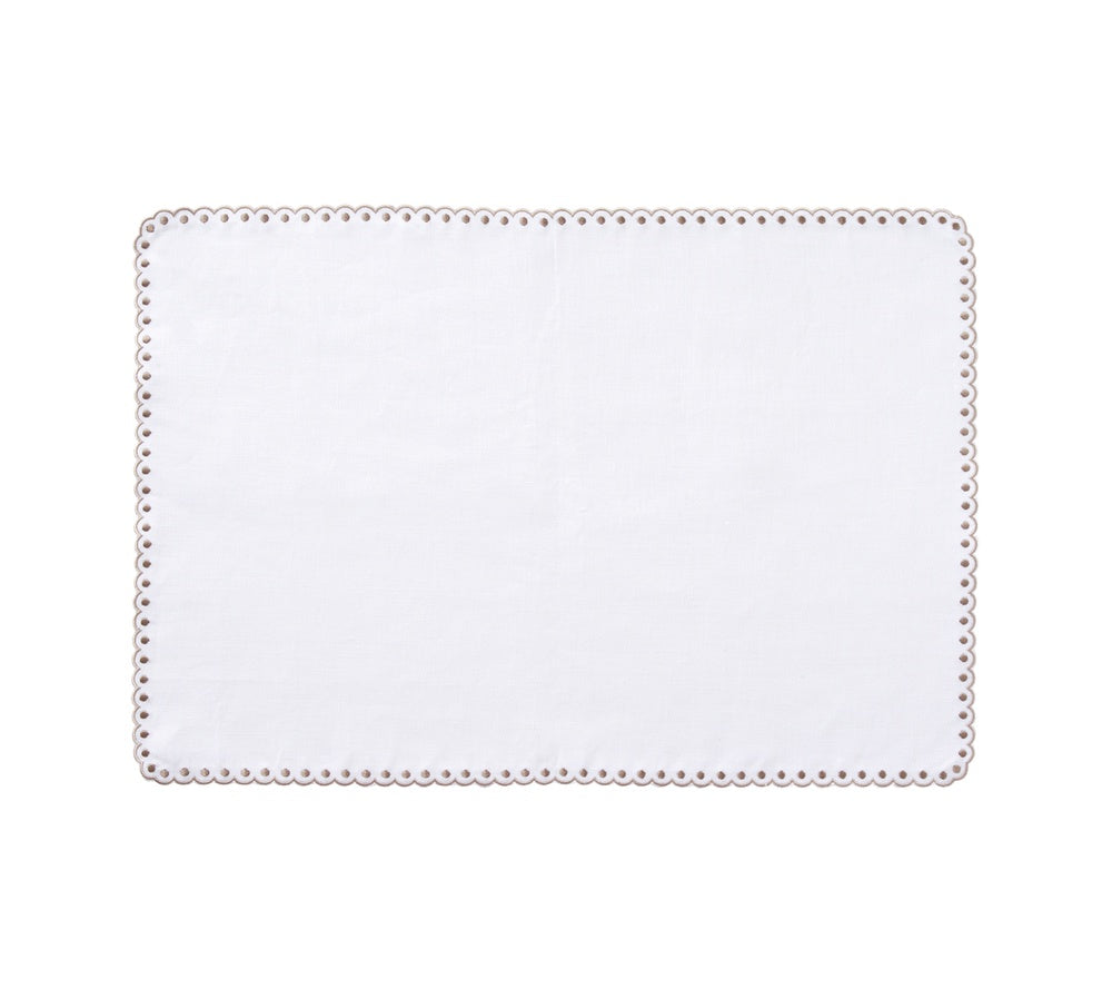 Scallop Dot Placemat