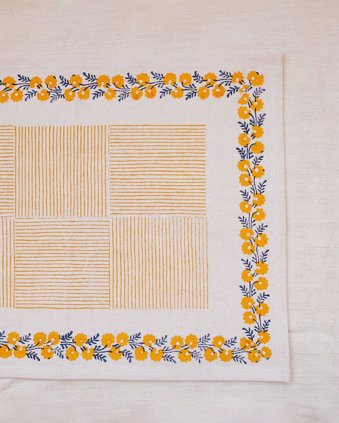 Shikha Placemats Set Placemats Soil to Studio Yellow Daffodil
